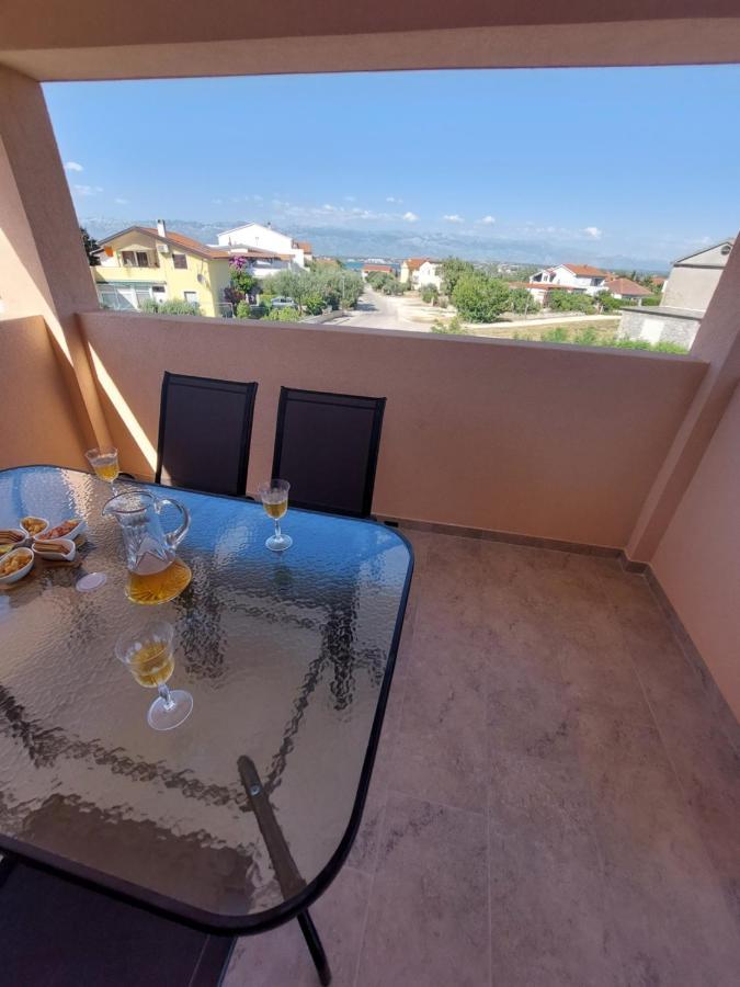 Holiday Home Aria Nin Exteriér fotografie