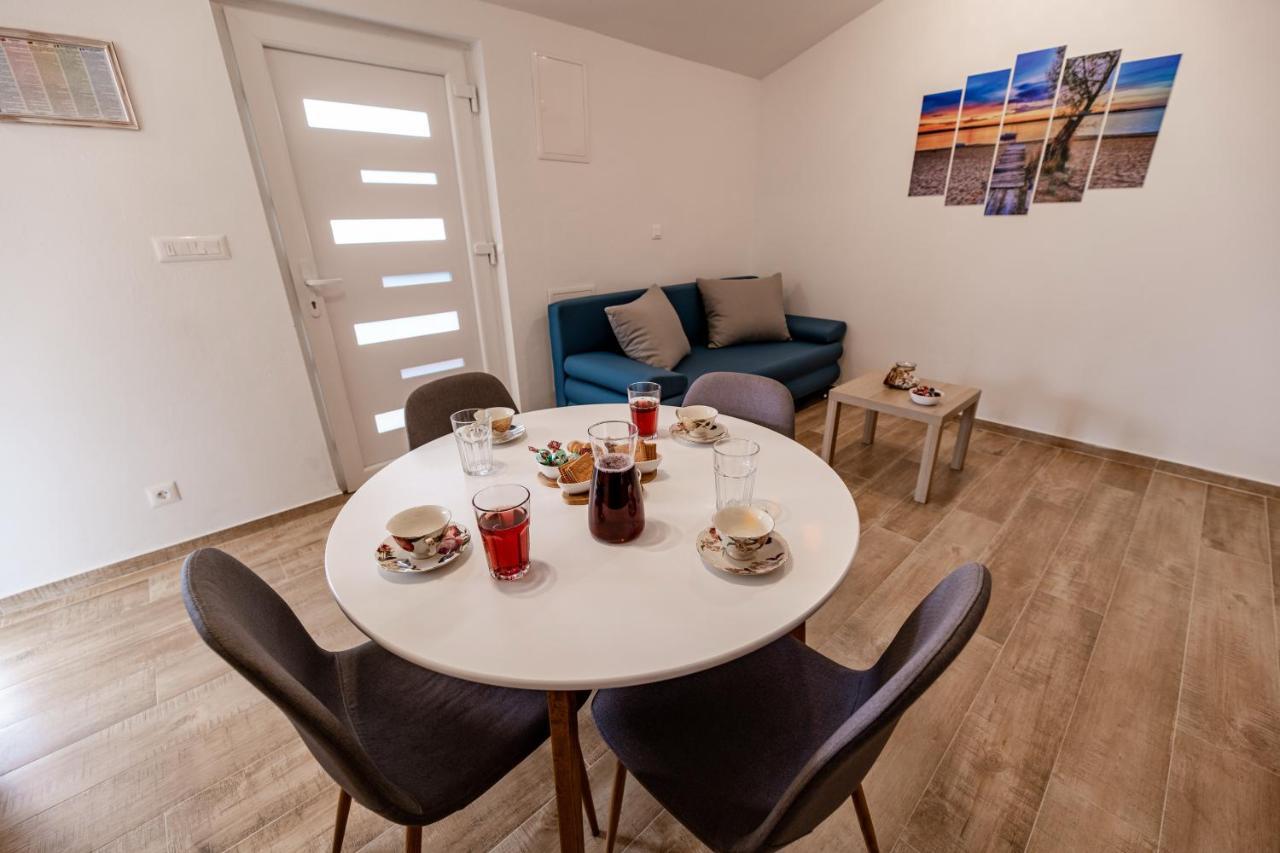 Holiday Home Aria Nin Exteriér fotografie